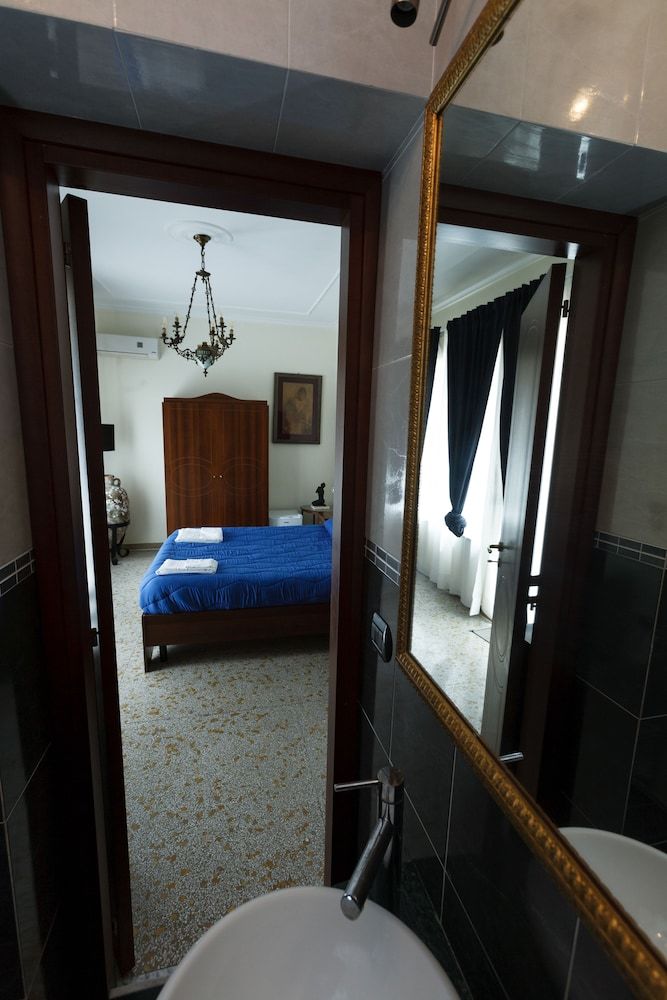 Villa Emilia - Near Flavian Amphitheater