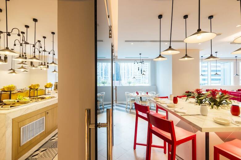 Aparthotel Centara West Bay Residences & Suites