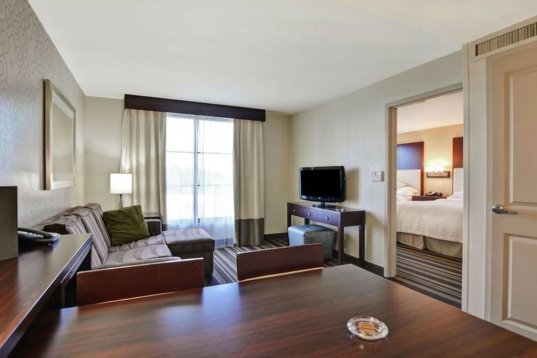 Hotel Embassy Suites By Hilton Savannah Airport