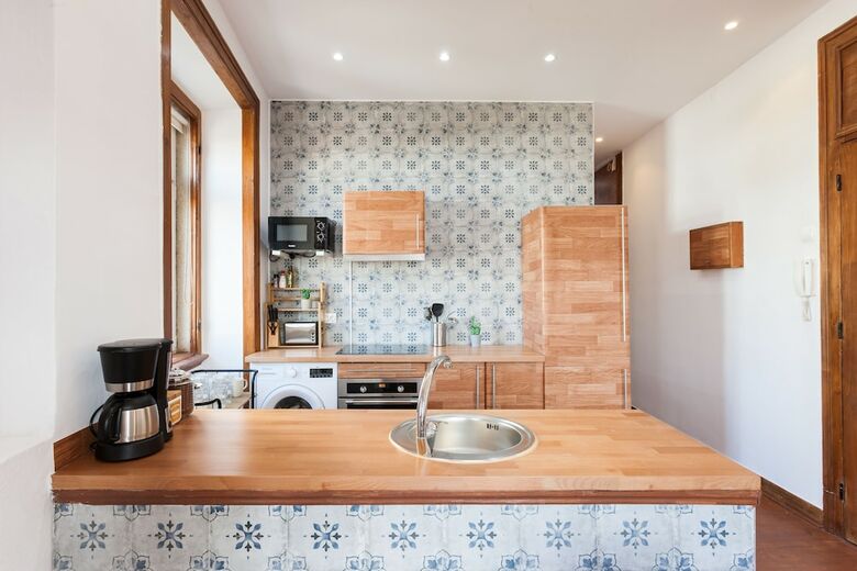Rossio Vintage Two-bedroom Apartment - By Lu Holidays