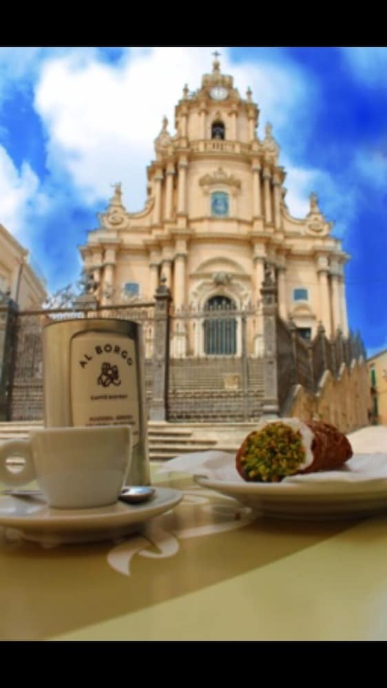 Reusuite Authentic Sicilian Hospitality