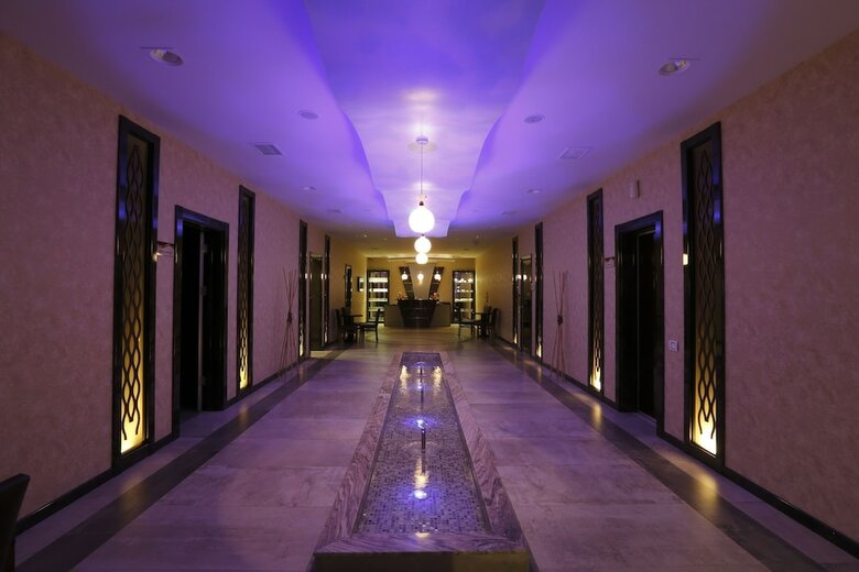 Days Hotel By Wyndham Baku