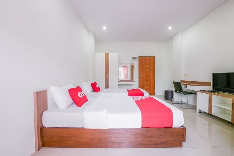 Hotel Oyo 452 Purada Mansion