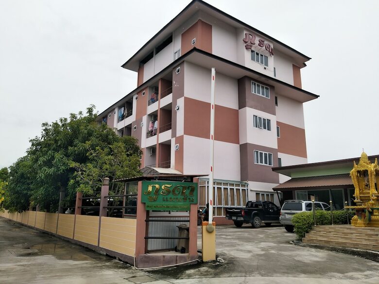 Hotel Oyo 452 Purada Mansion