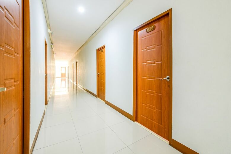 Hotel Oyo 452 Purada Mansion