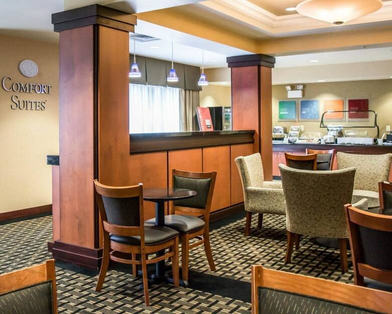 Hotel Comfort Suites Vero Beach I-95