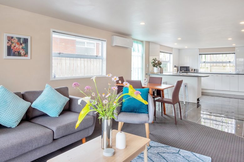 Sunny Three Bedroom Pakuranga Delight