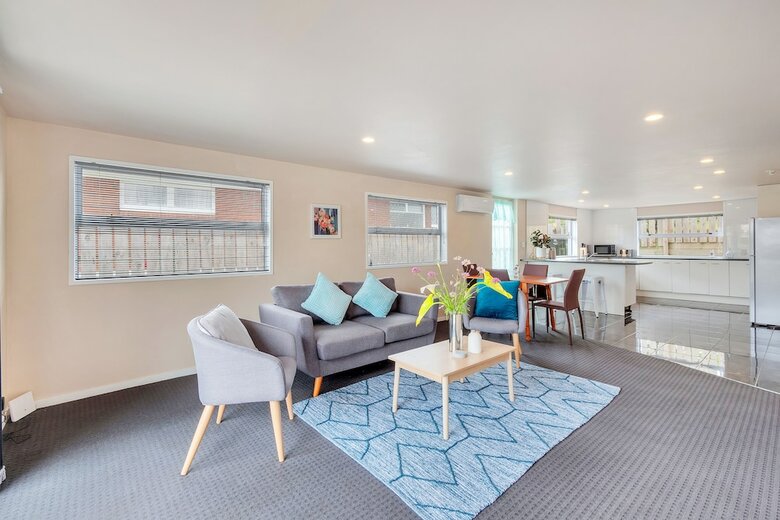 Sunny Three Bedroom Pakuranga Delight