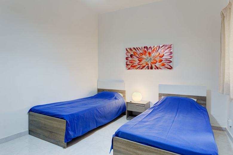 Seafront Apartment In Sliema Wt Breathtaking Views