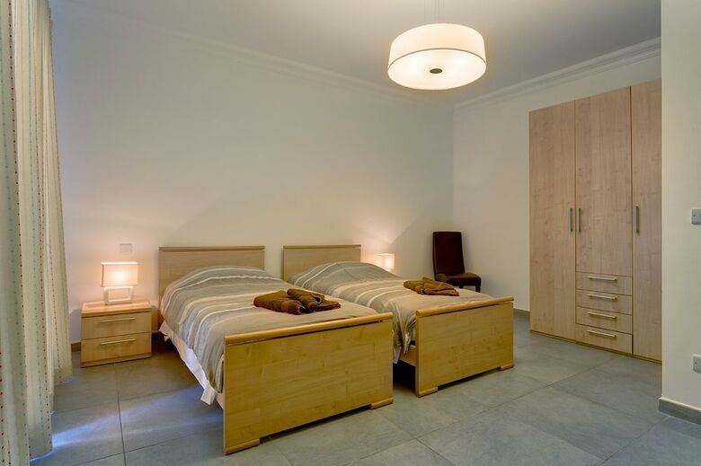 Apartamentos Seafront Lux Fort Cambridge Wt Pool