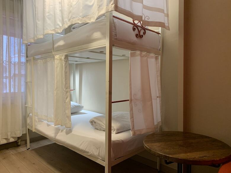 Hostal Antique Hostel & Guesthouse