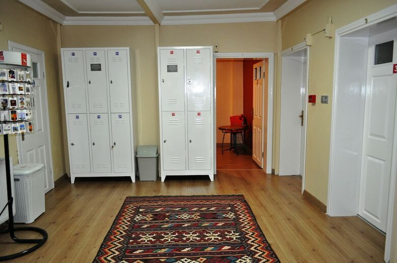 Hostal Antique Hostel & Guesthouse