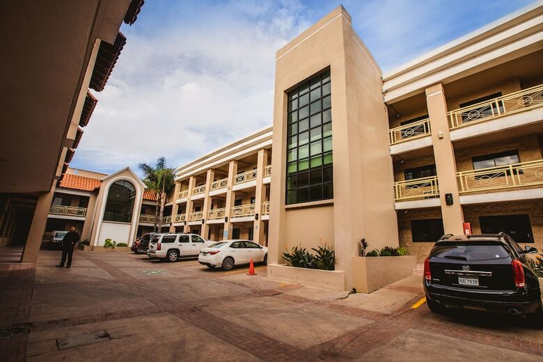 Hotel Del Mar Inn Rosarito
