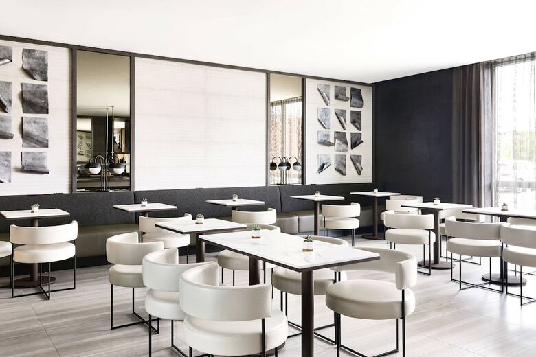 AC Hotel By Marriott Miami Airport West/doral