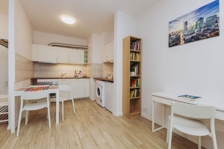 Apartamentos Shortstaypoland Mennica Residence (B50)