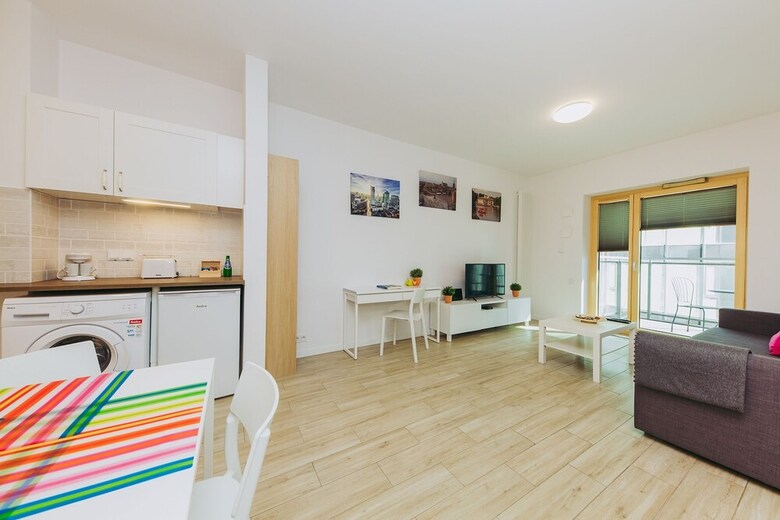 Apartamentos Shortstaypoland Mennica Residence (B50)