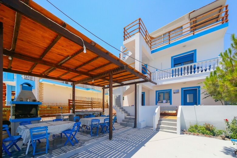 George Apartments Stegna