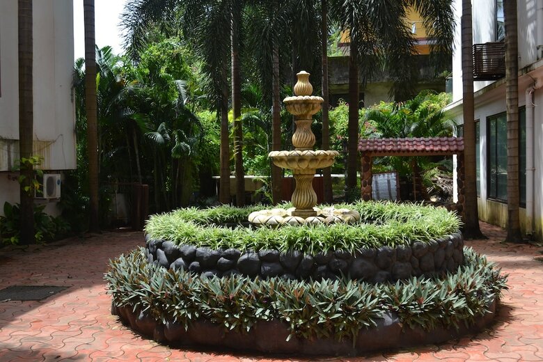 Hotel Stay Simple Sunkissed Plaza Resort