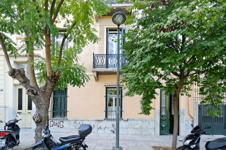 Apartamentos The Athens History
