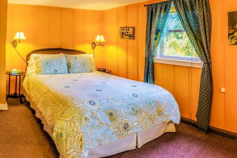Blue Moon House ~ Just Five Blocks From Osf!