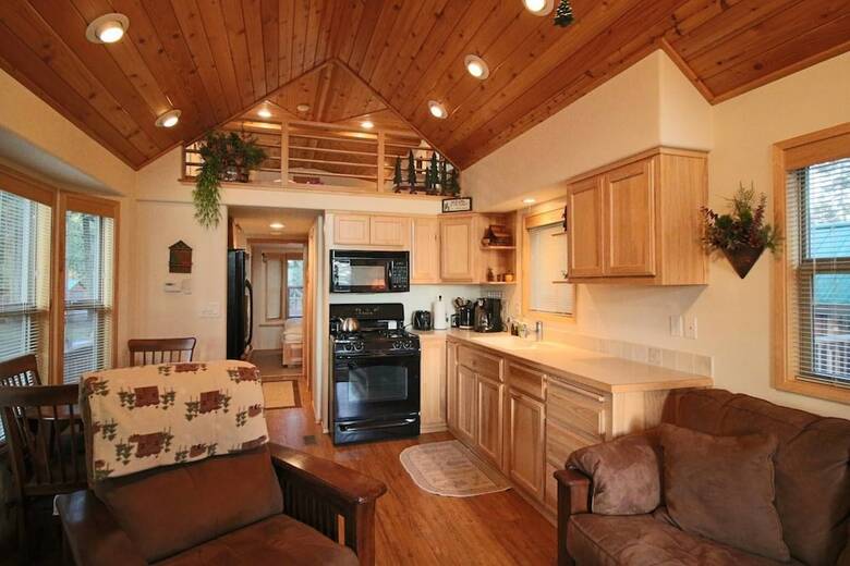 #45 The Cabins At Hyatt Lake-sleeps 4