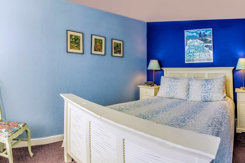 Blue Moon House & Cottage ~ Just 5 Blocks From Osf