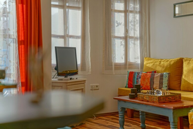 Phellos Apartment