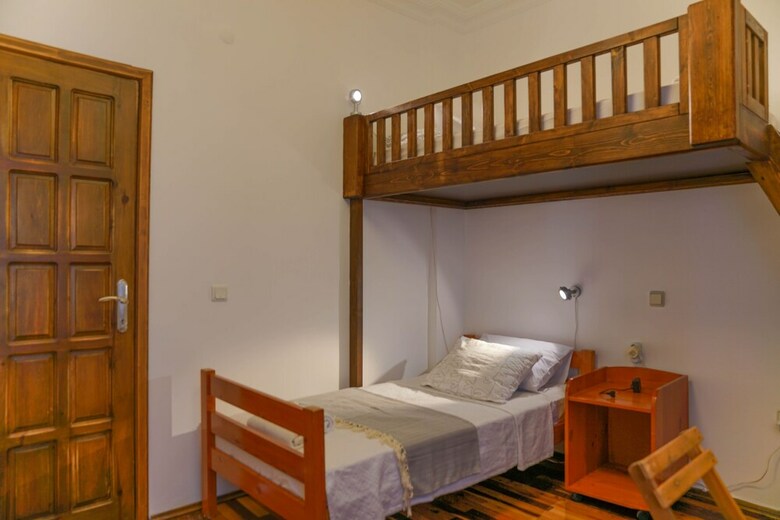 Phellos Apartment