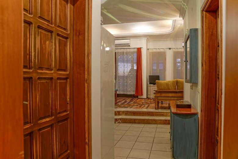 Phellos Apartment