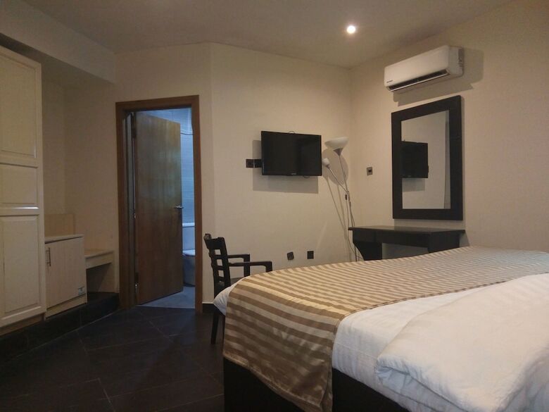 Eden Crest Hotel & Resort