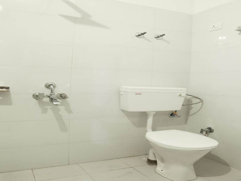 Oyo 14152 Hotel Eco Exotic