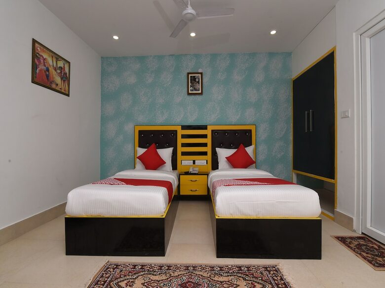 Hotel Oyo 13310 Noida Suites