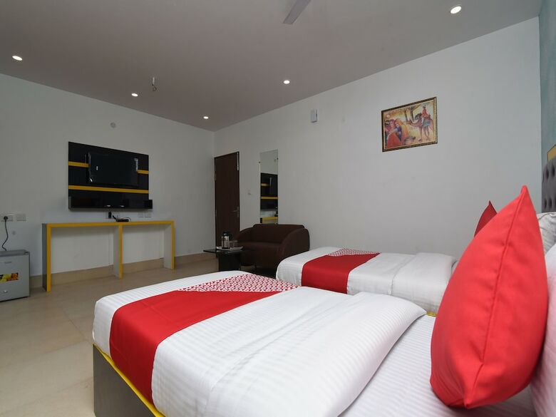 Hotel Oyo 13310 Noida Suites