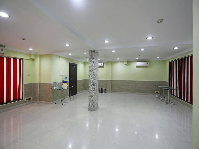 Oyo 15258 Hotel Arya International