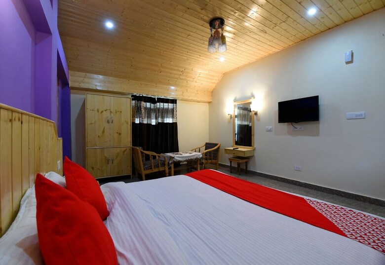 Oyo 14393 Hotel Akash Hills