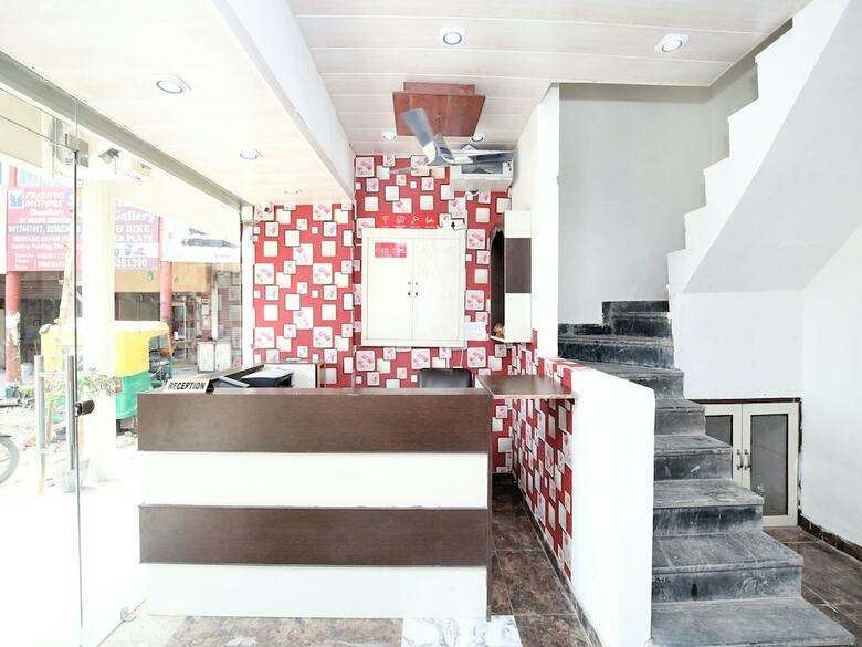 Oyo 14529 The Sitara Hotel
