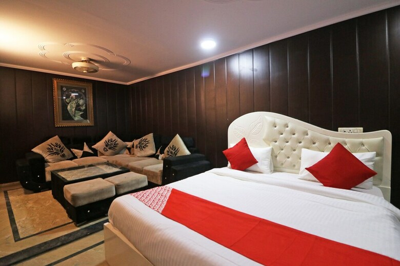 Oyo 15763 Hotel Grand Inn