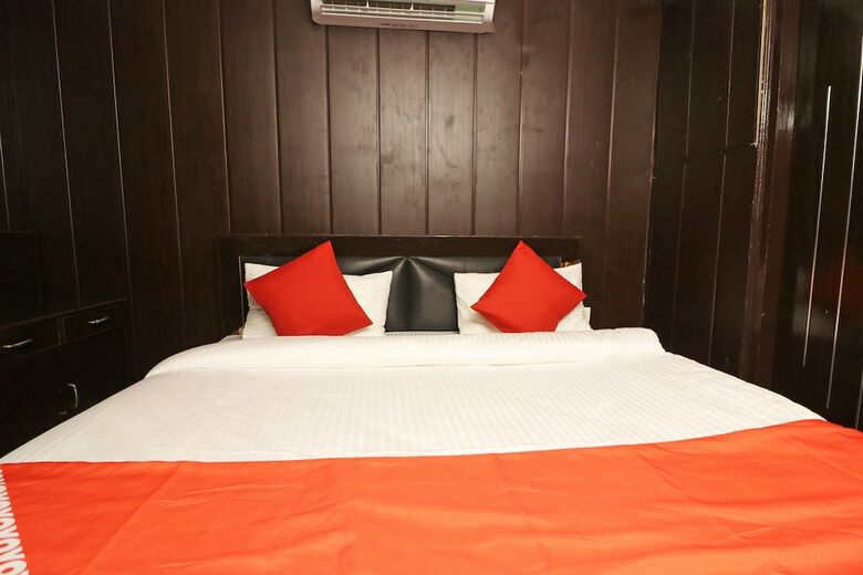 Oyo 15763 Hotel Grand Inn