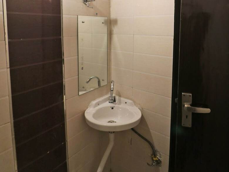 Oyo 15763 Hotel Grand Inn