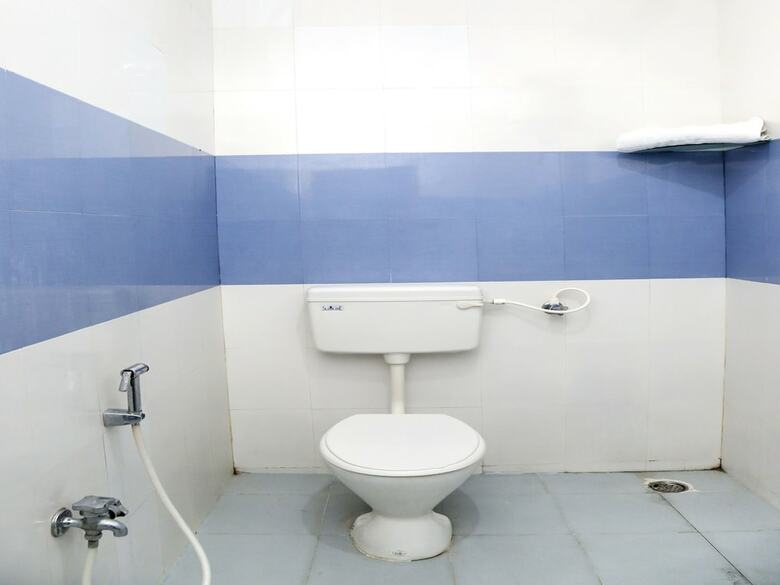 Hotel Oyo 14623 Travellers Inn