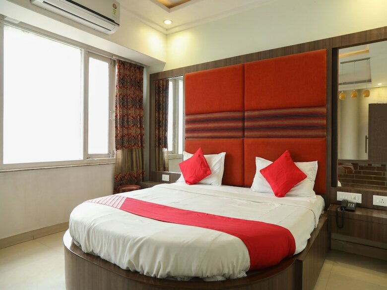Oyo 16862 Flagship Hotel Dua Continental
