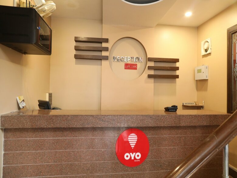 Oyo 16862 Flagship Hotel Dua Continental