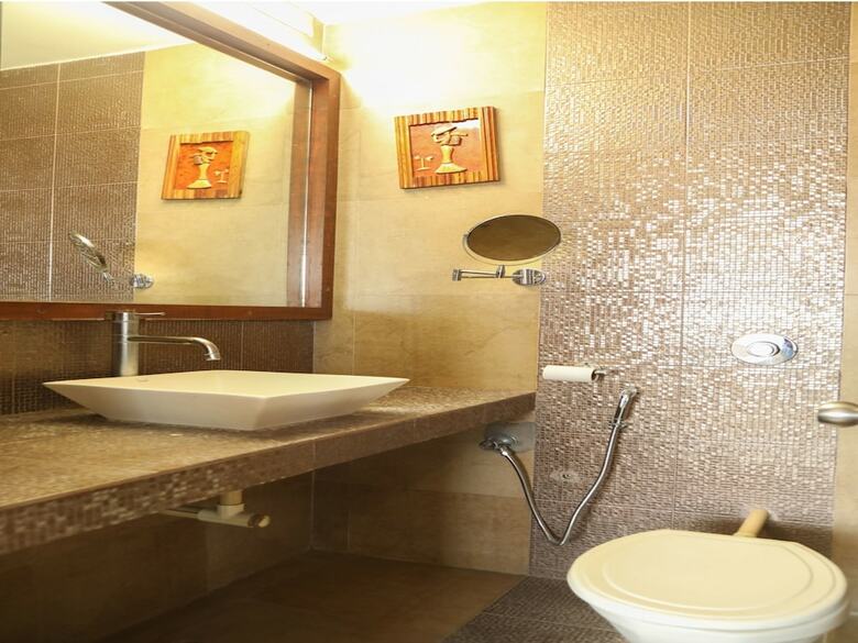 Oyo 16862 Flagship Hotel Dua Continental