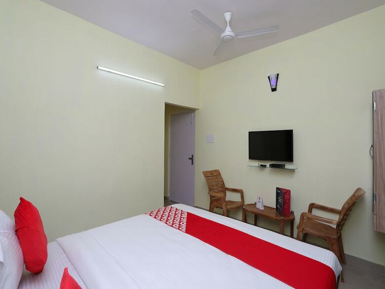 Hotel Oyo 15450 City Point Newtown