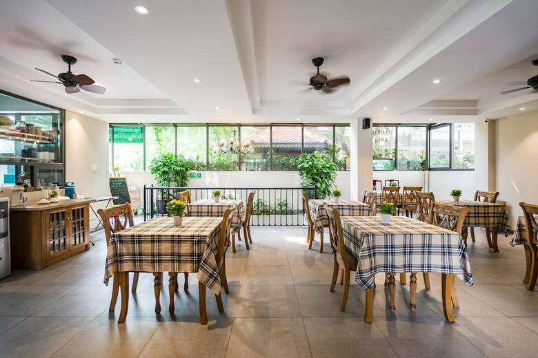 Parklane Hotel Saigon South