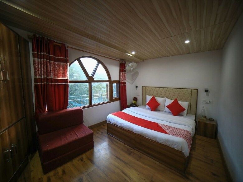 Hotel Oyo 16801 Paradise Regency