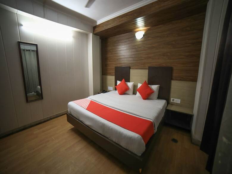 Hotel Oyo 16801 Paradise Regency