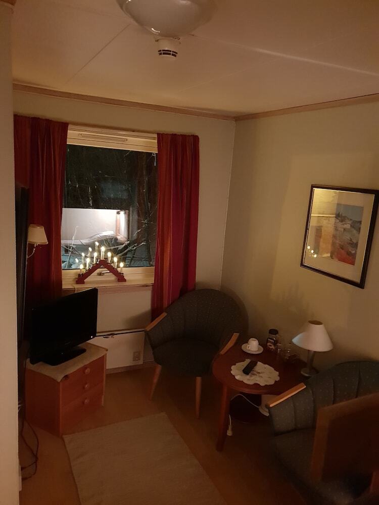 Hotel Henriksen Gjestestue