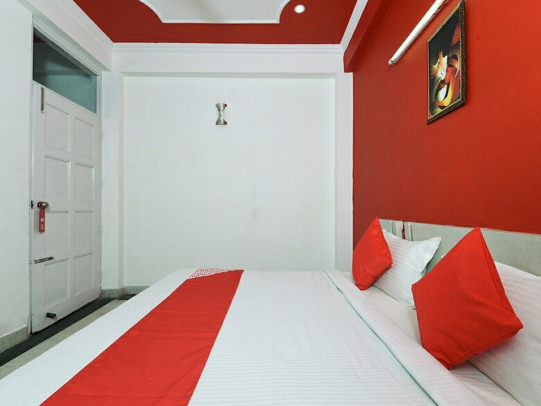 Hotel Oyo 16687 Namdeep
