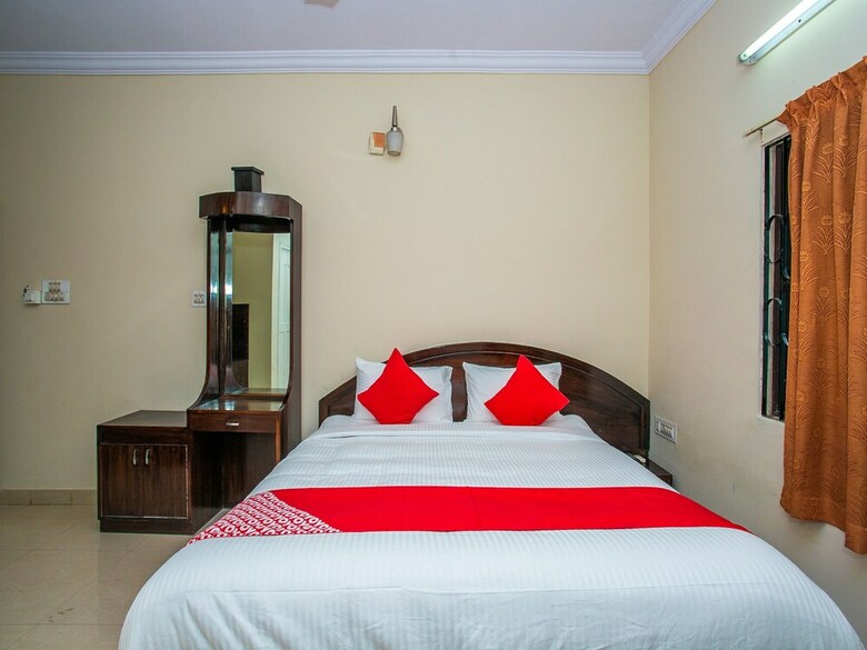 Hotel Oyo 16661 E Foods